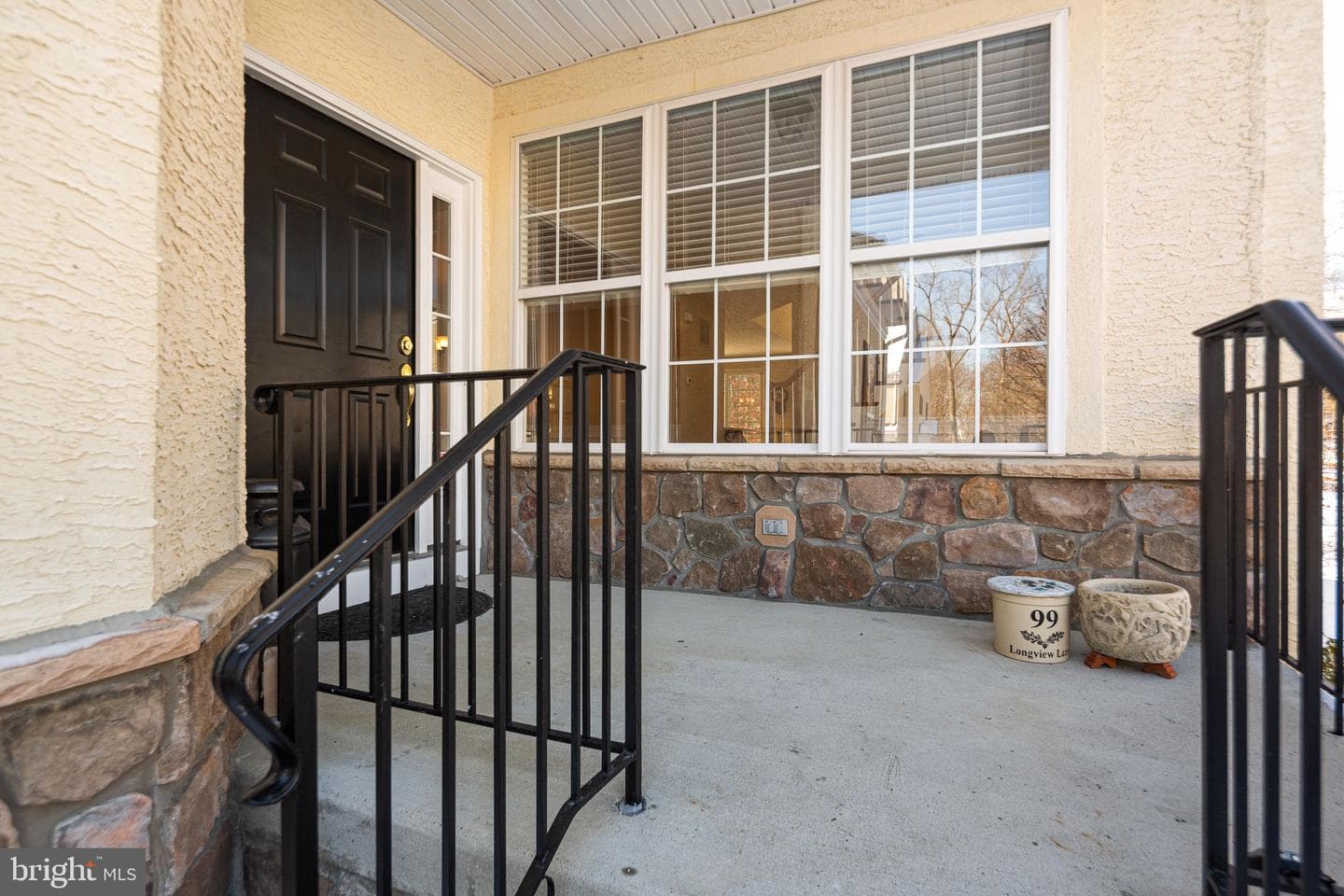 99 Longview Lane photo 3