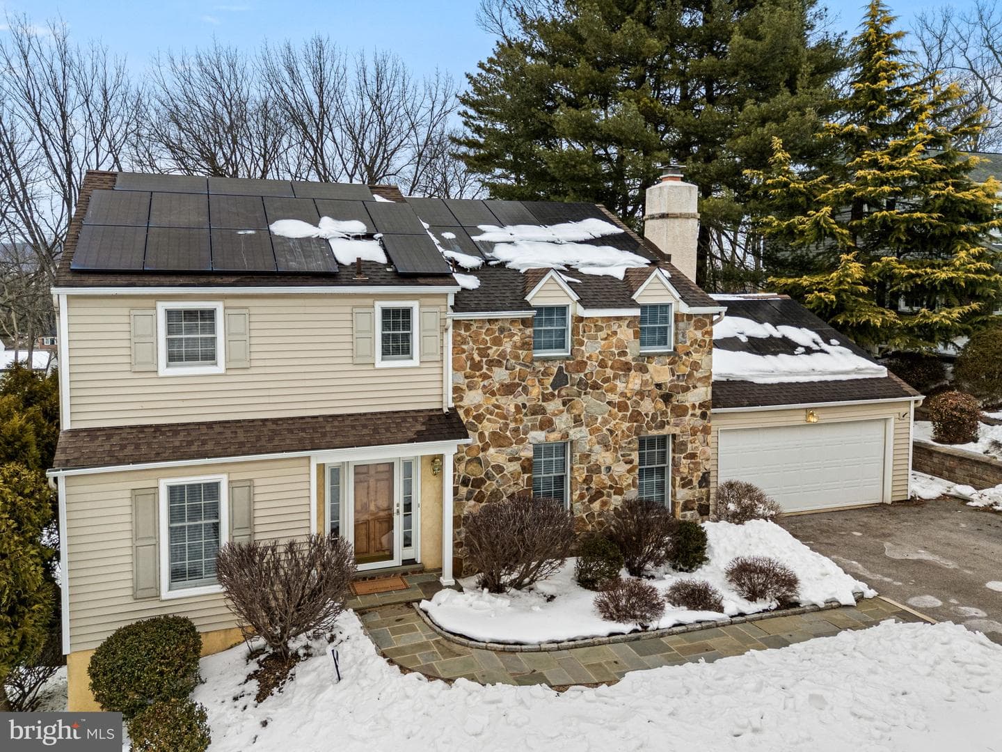 631 Westwind Drive photo 2