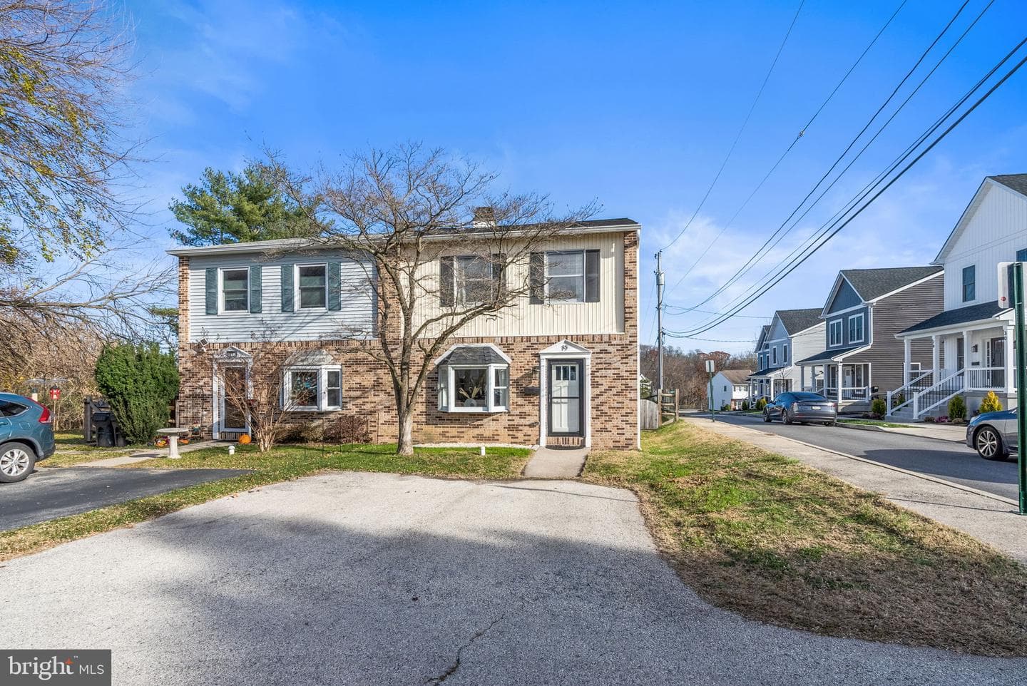 19 Evergreen Lane photo 3
