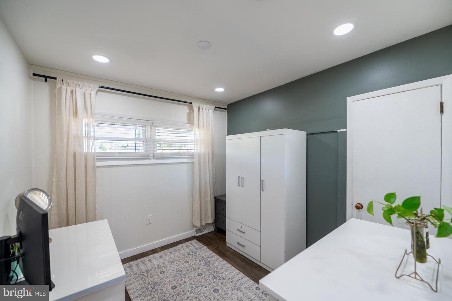 519 W Anderson Avenue photo 22