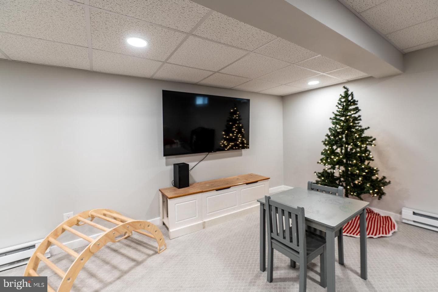 519 W Anderson Avenue photo 33