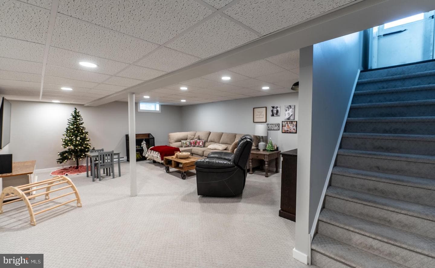 519 W Anderson Avenue photo 34