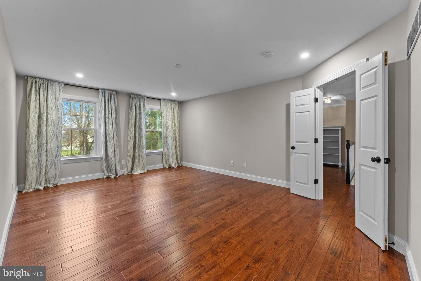 1054 W King Road photo 23