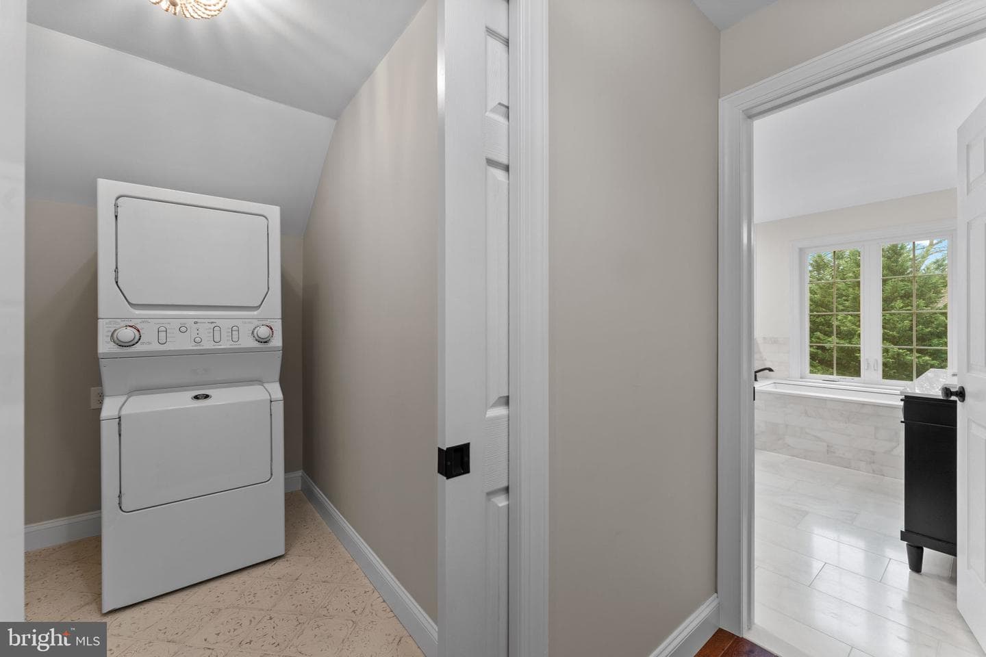1054 W King Road photo 27