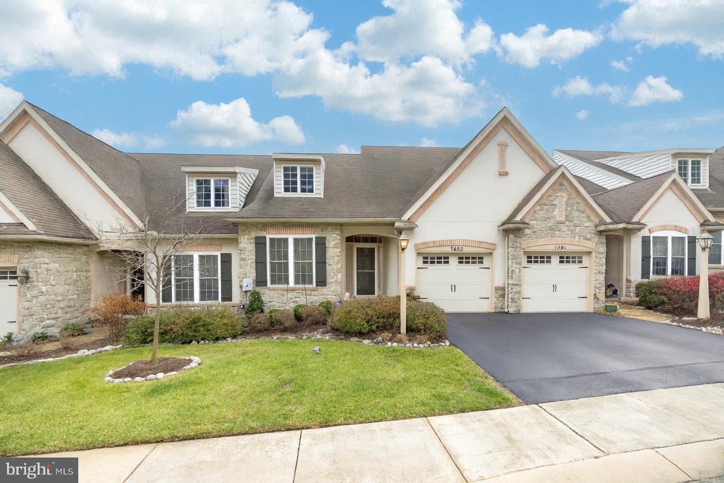1455 N Red Maple Way photo 2