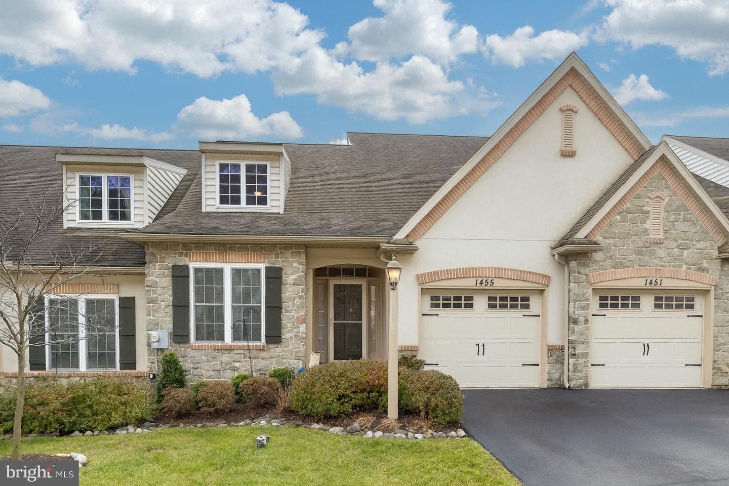 1455 N Red Maple Way photo 3