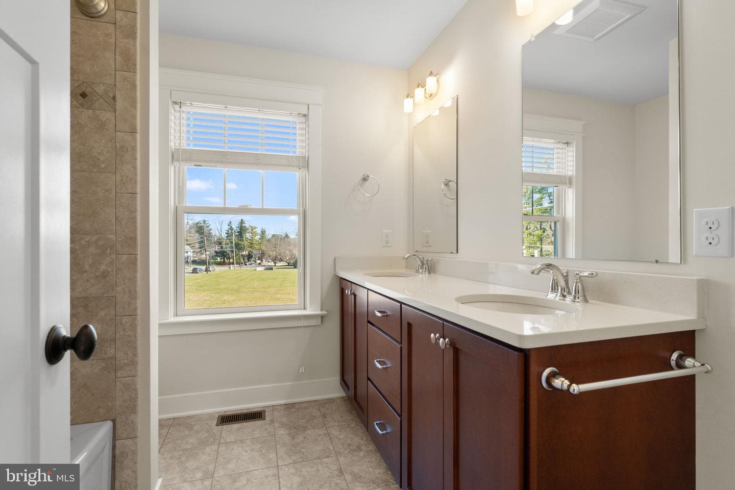 129 Conestoga Road photo 32