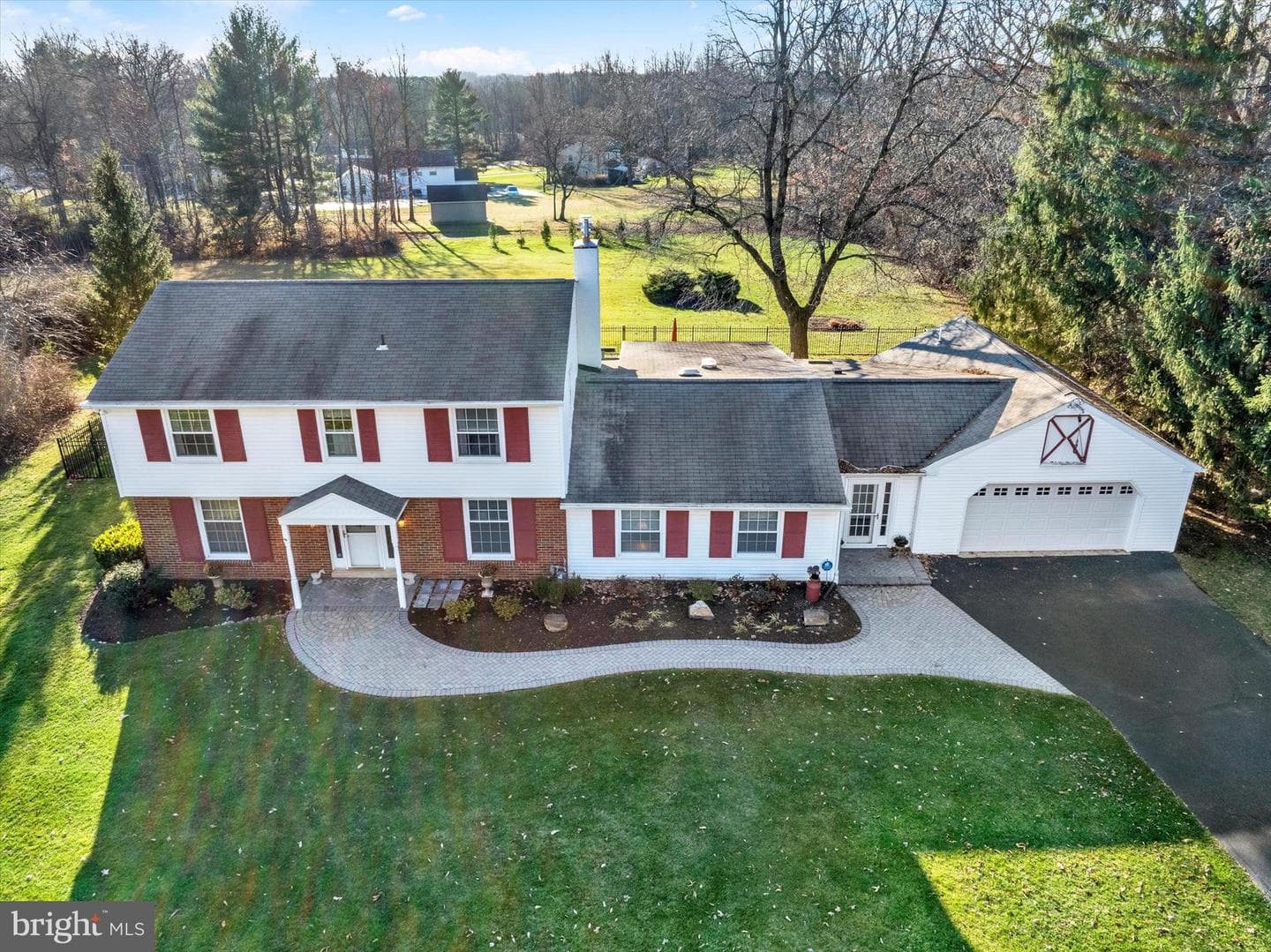 510 Woodview Drive photo 23