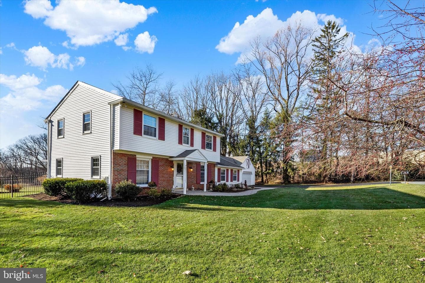 510 Woodview Drive photo 3