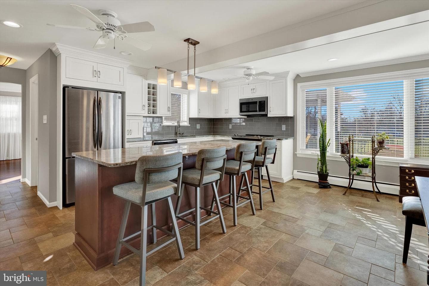 510 Woodview Drive photo 4