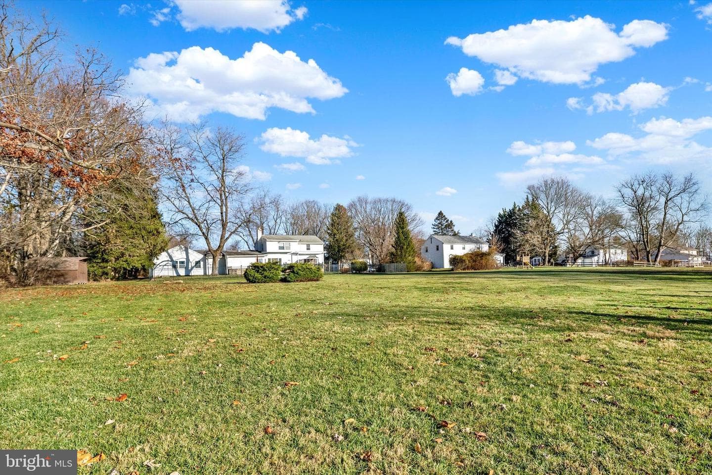 510 Woodview Drive photo 44