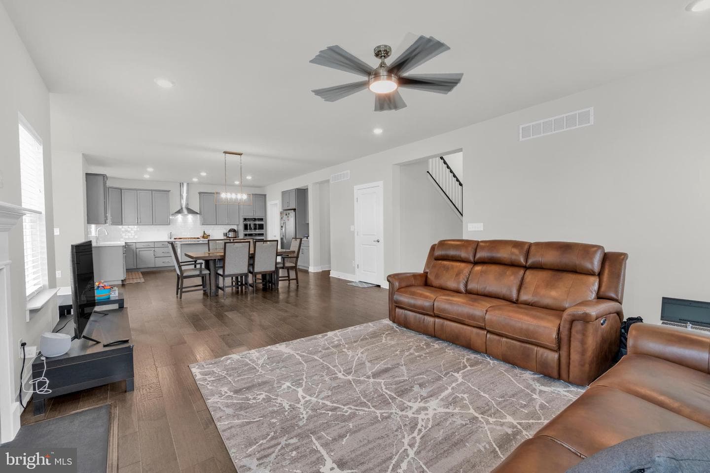 422 Emerald Court photo 25
