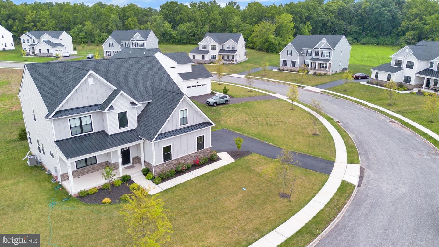 422 Emerald Court photo 4