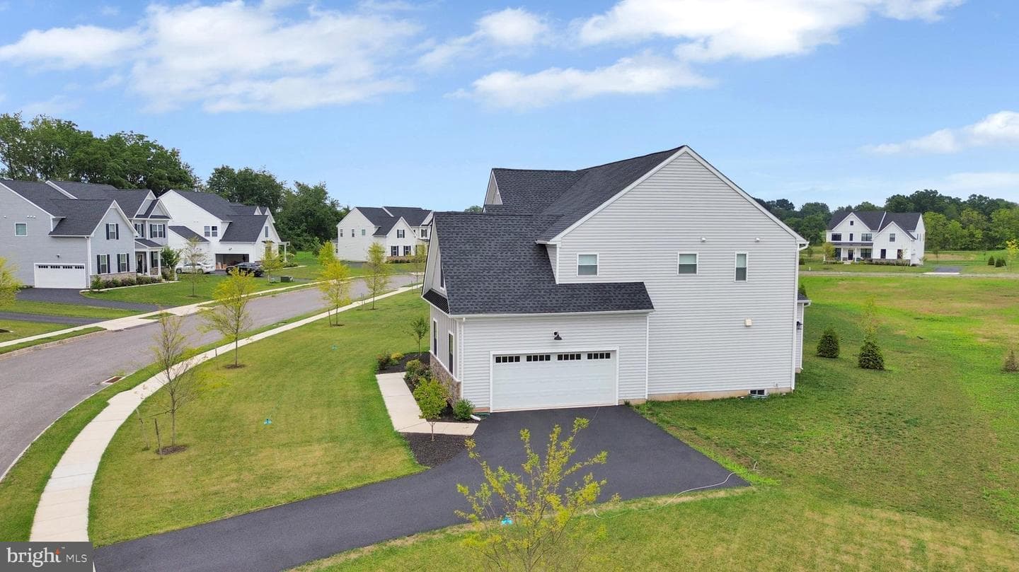 422 Emerald Court photo 7