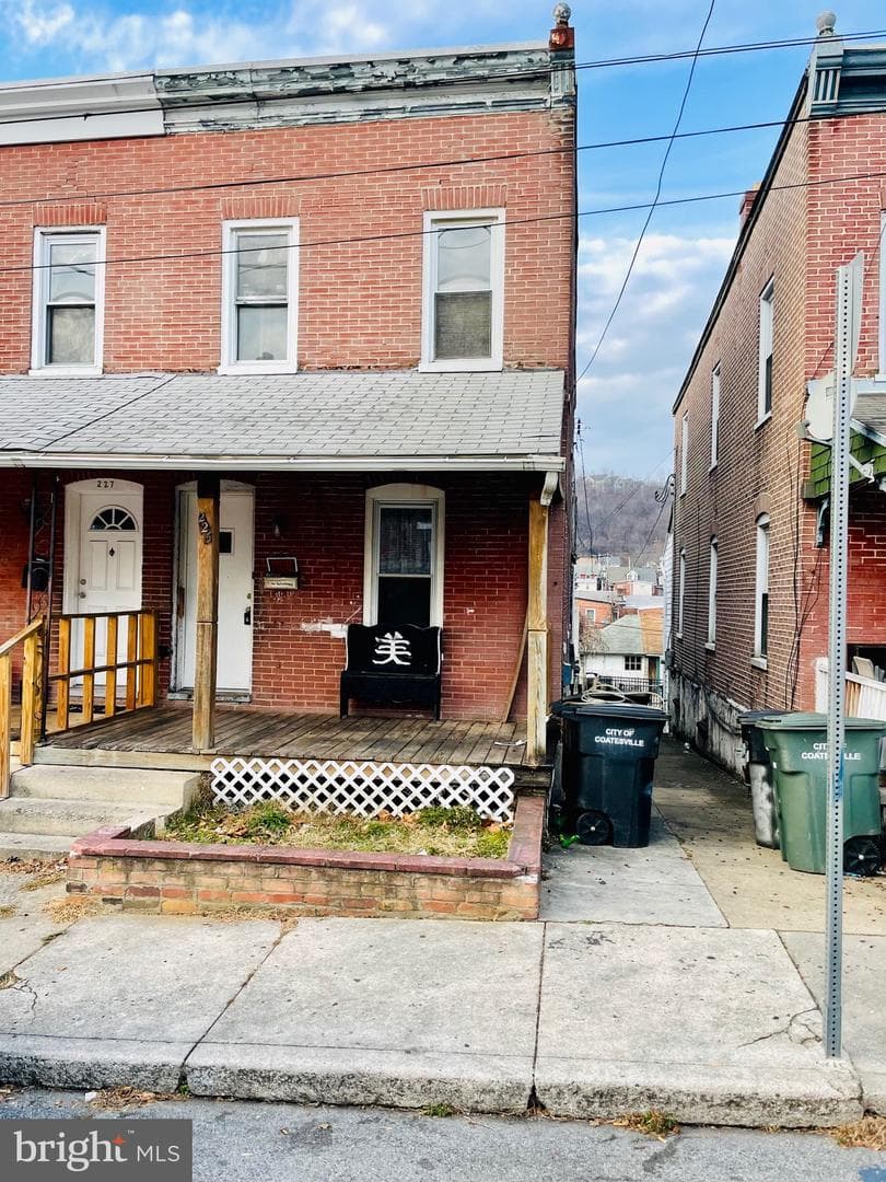 225 Madison Street photo 1