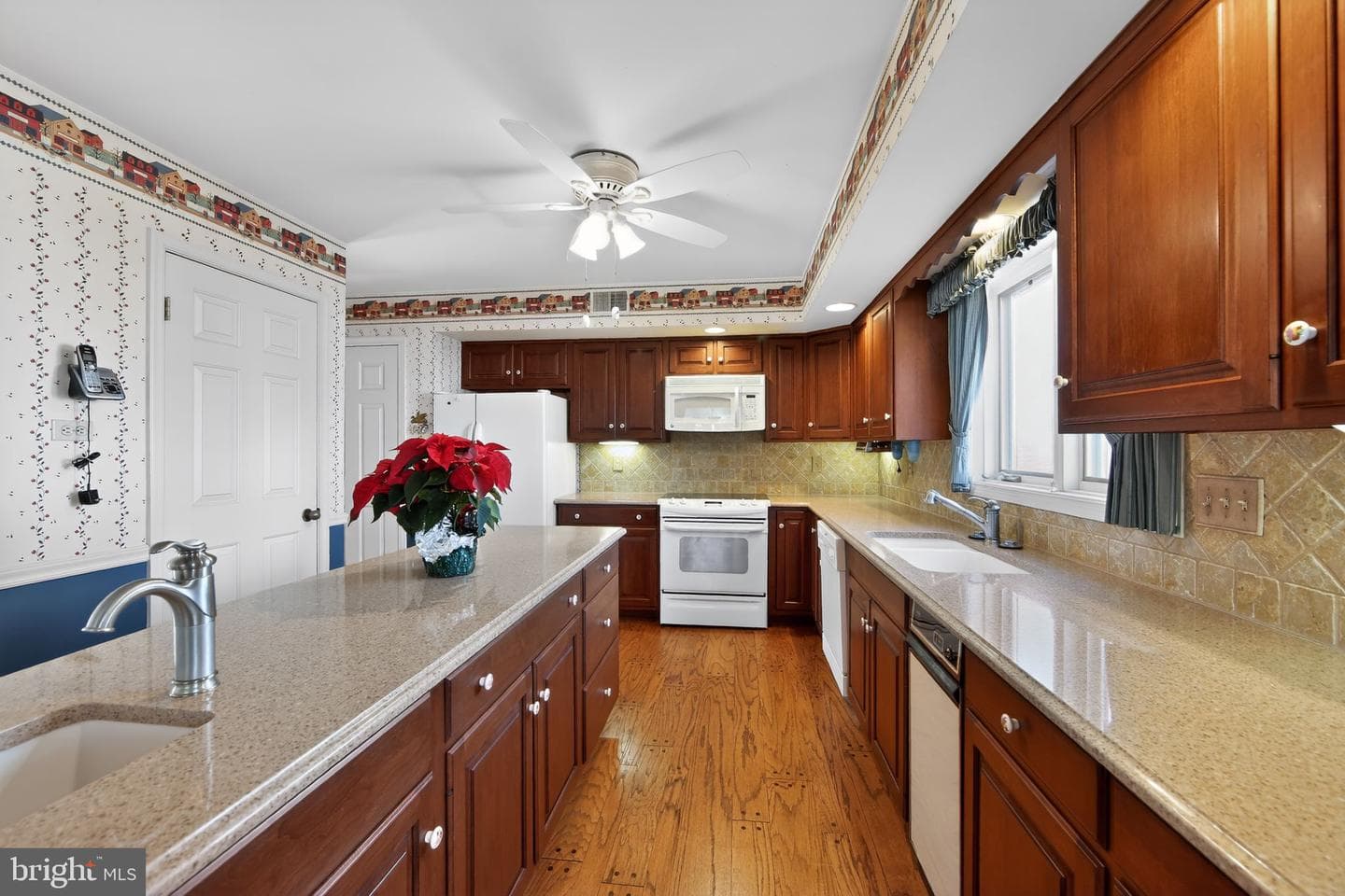 458 Eaton Way #458 photo 4