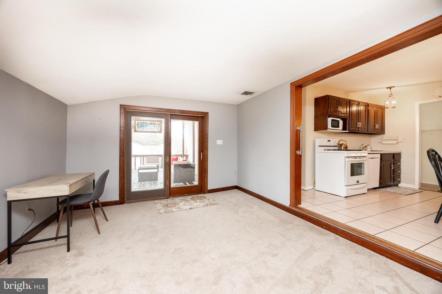 479 Douglas Drive photo 17