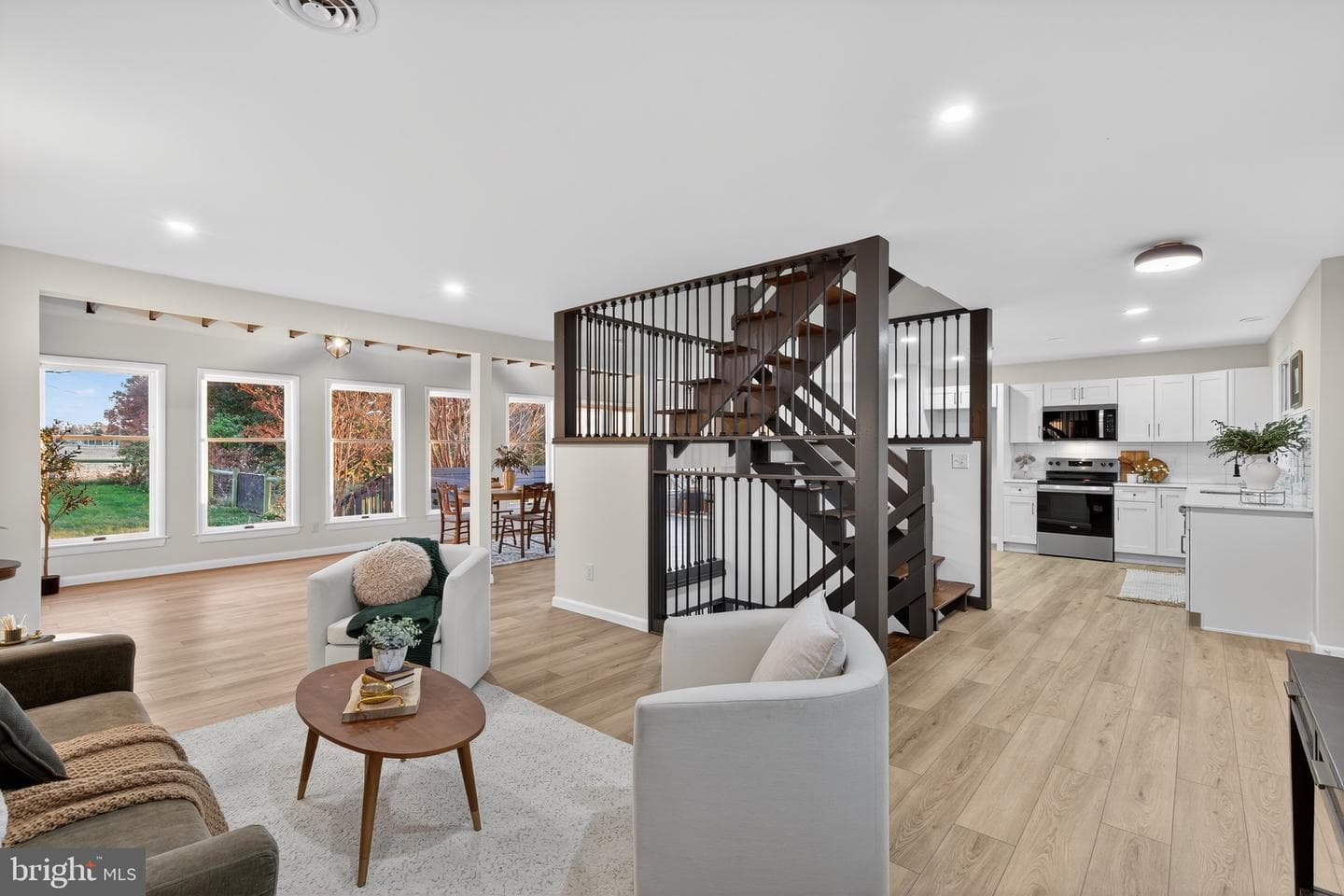 119 Oaks Road photo 2