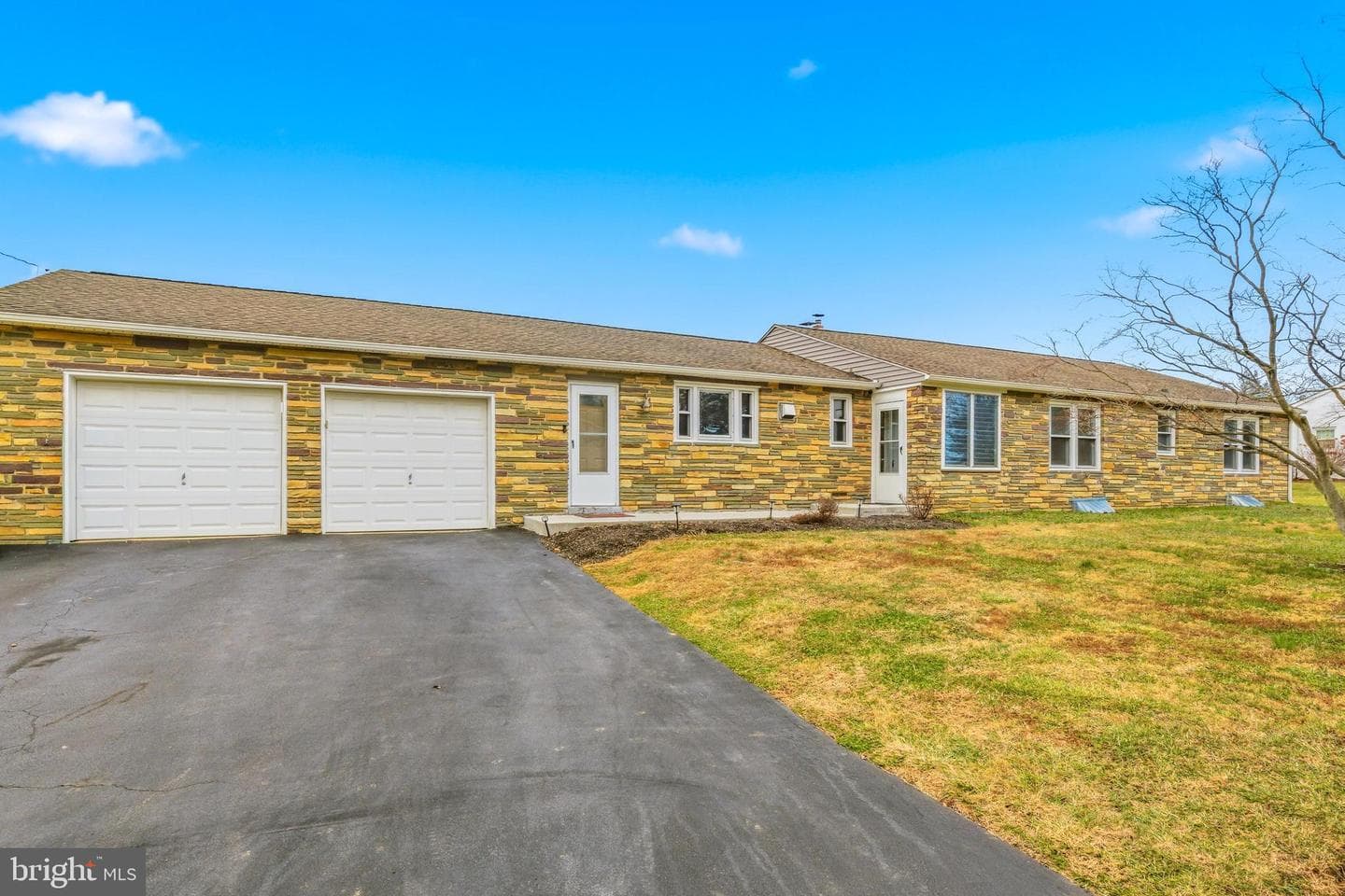 1576 Broadrun Road photo 2