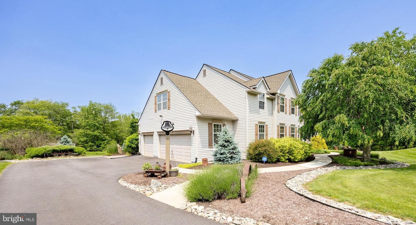 315 Martingale Circle photo 4