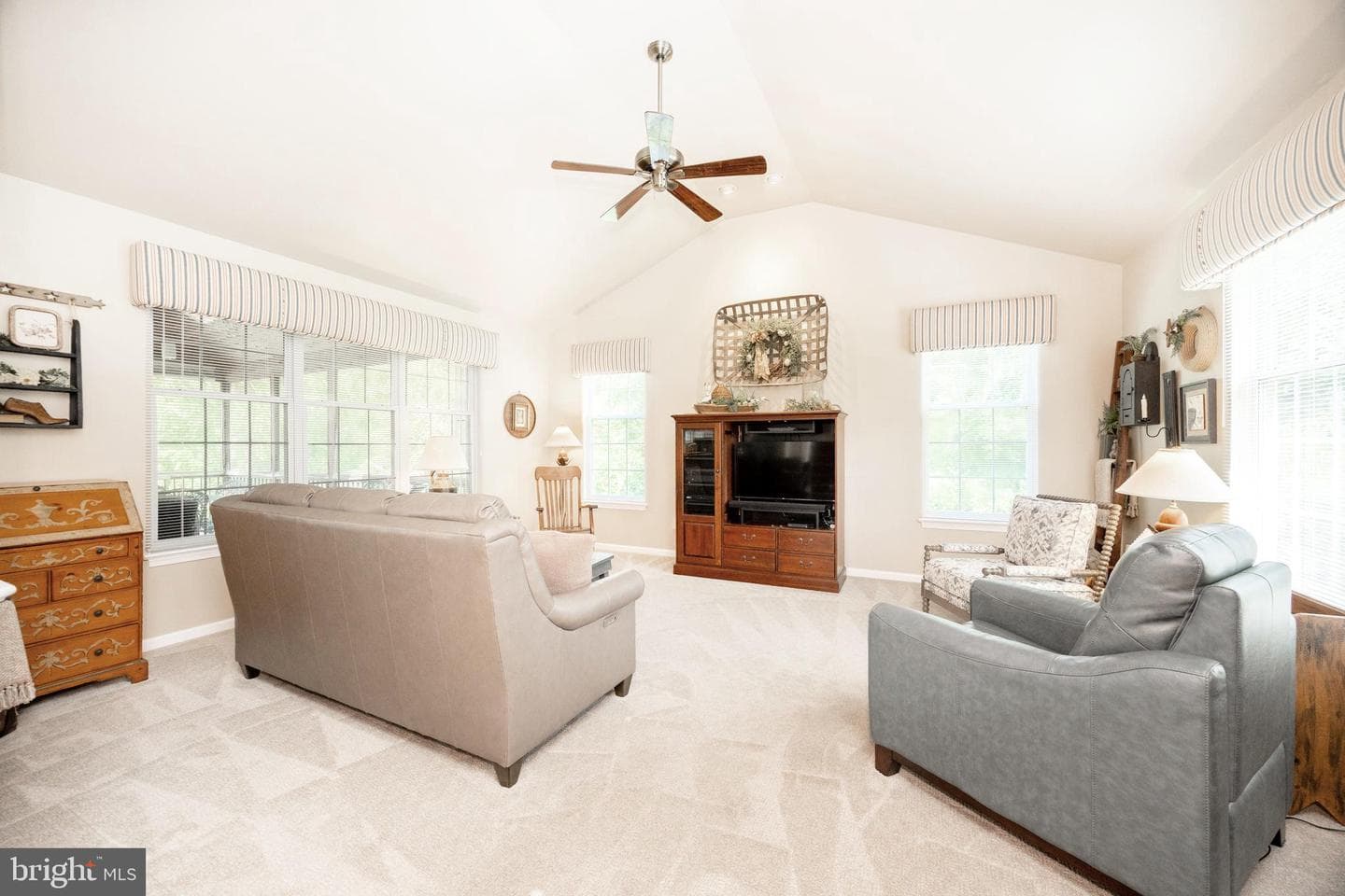 315 Martingale Circle photo 8