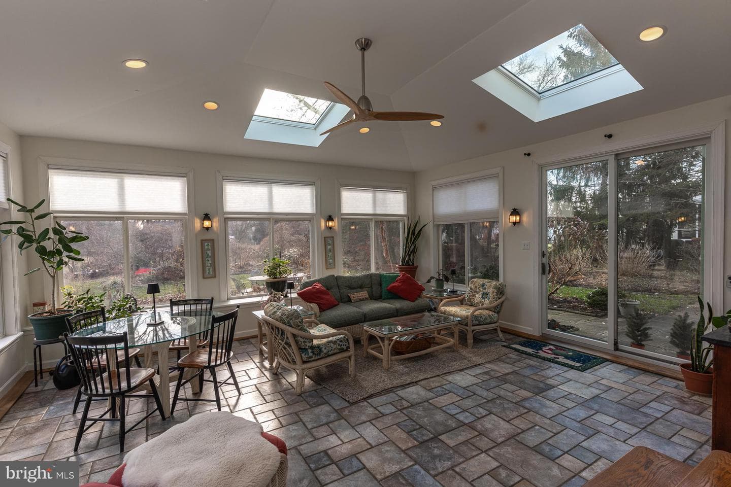 820 Waverly Road photo 20