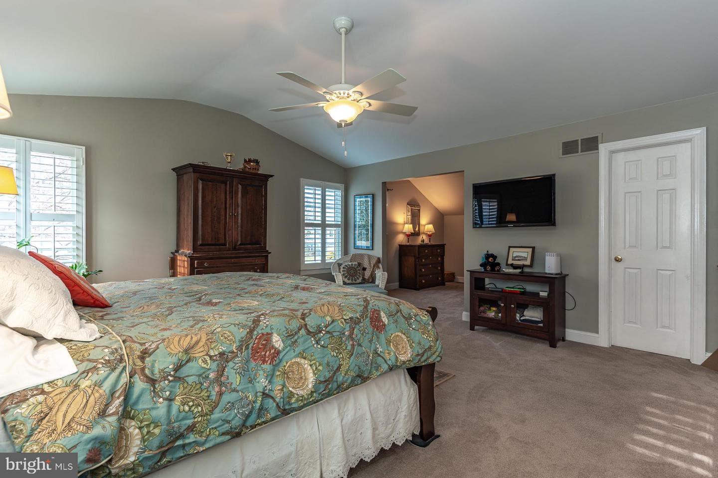 820 Waverly Road photo 24