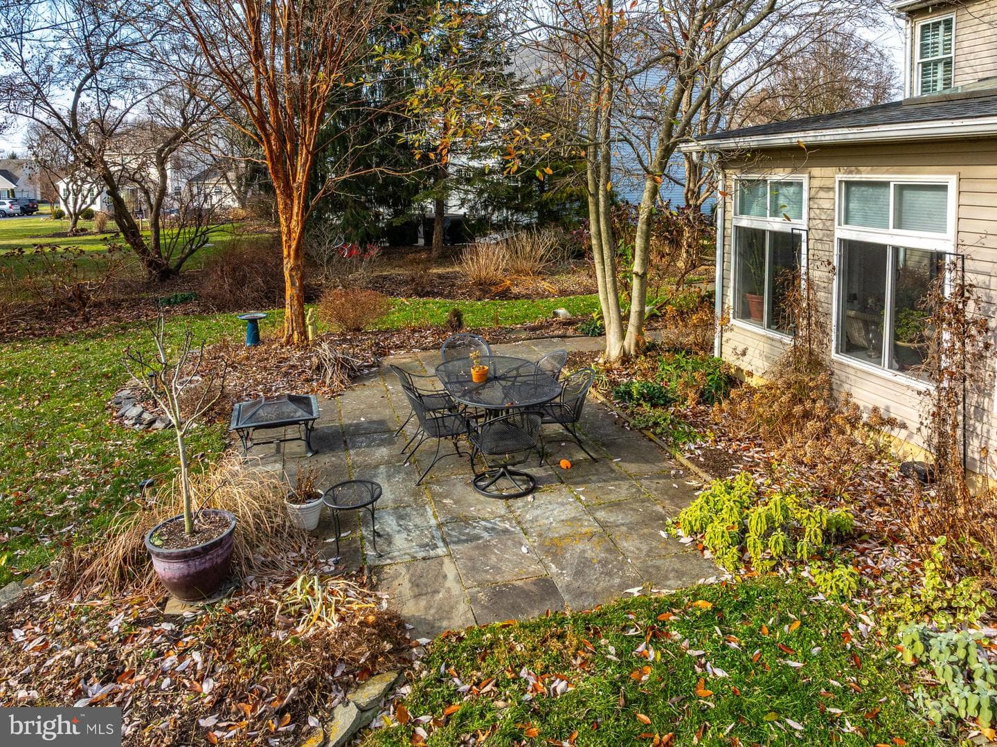 820 Waverly Road photo 5