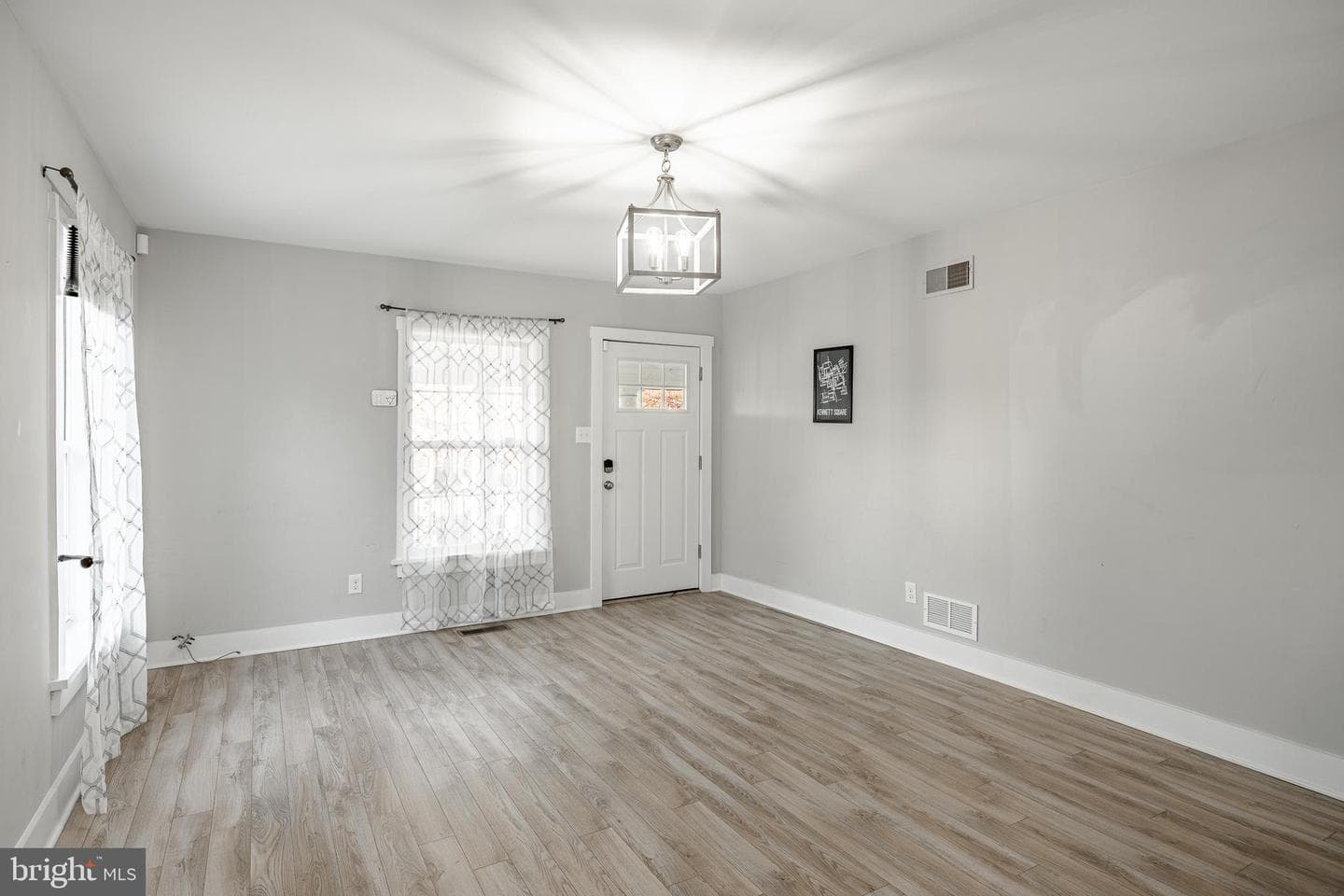 530 Richards Road photo 5