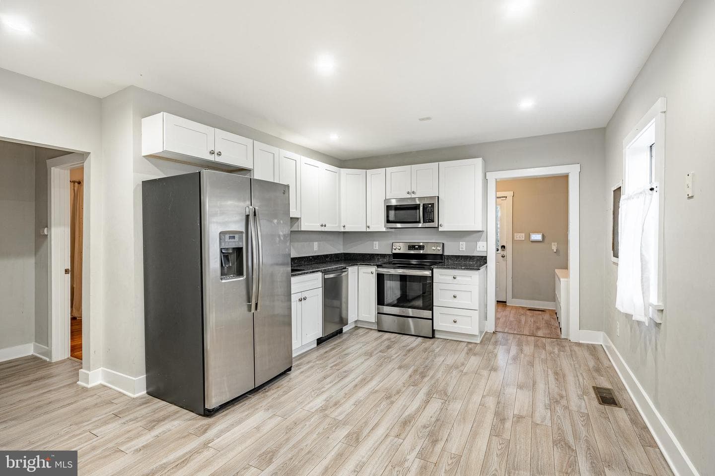 530 Richards Road photo 8