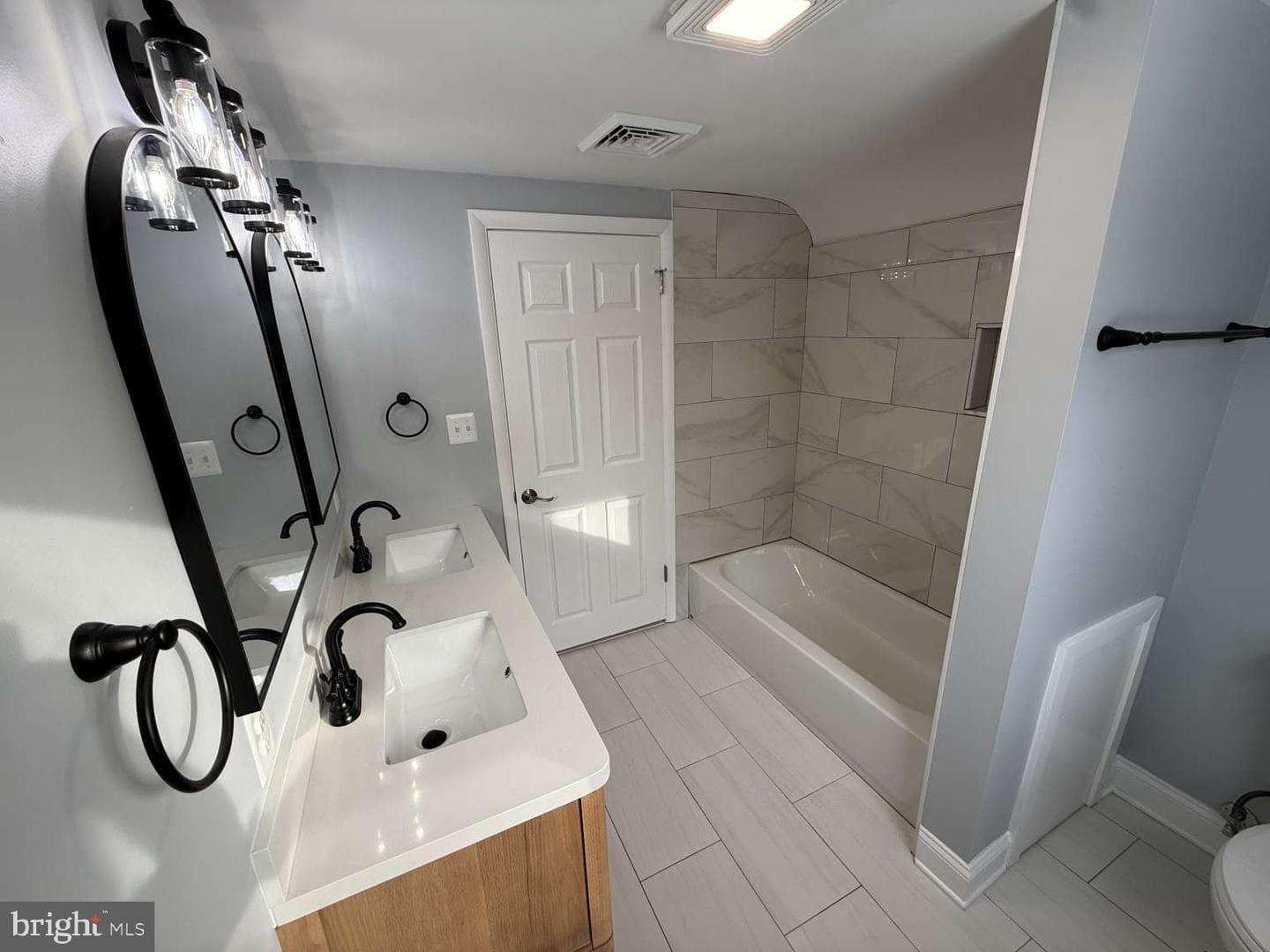 546 W Boot Road photo 28
