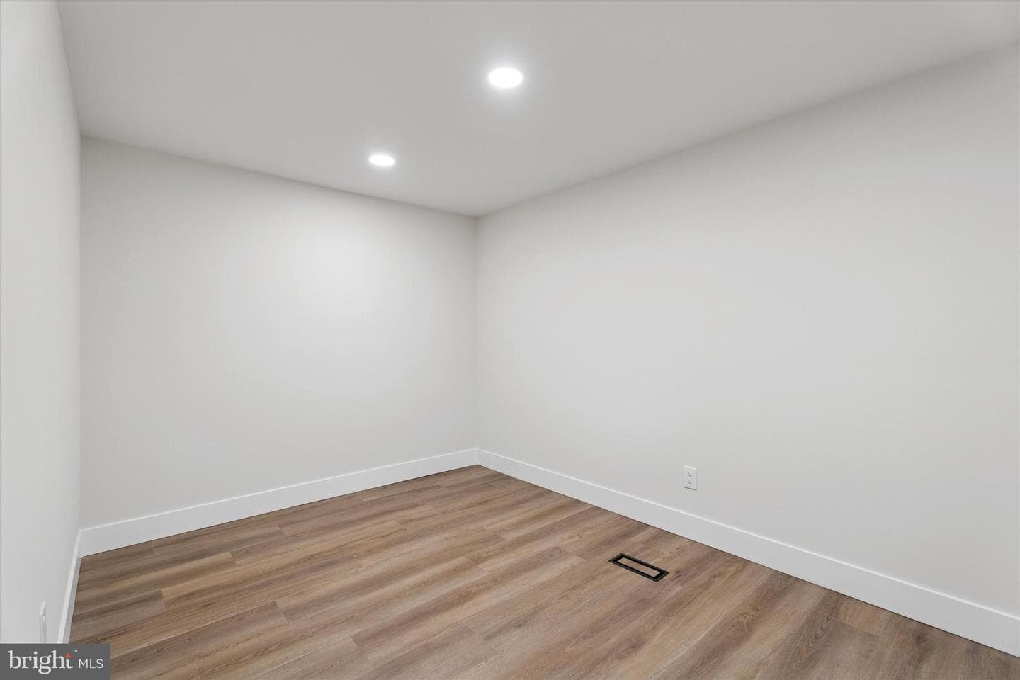 114 Linden Drive photo 5