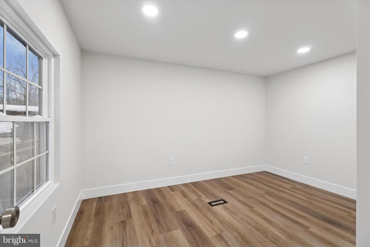 114 Linden Drive photo 7