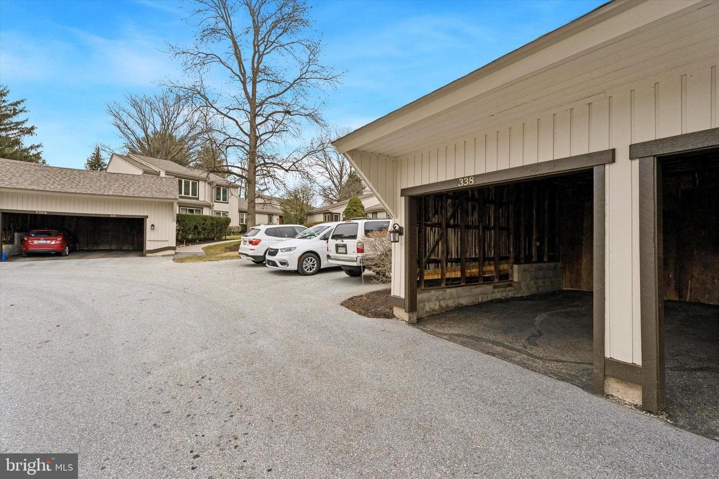 338 Devon Way photo 15