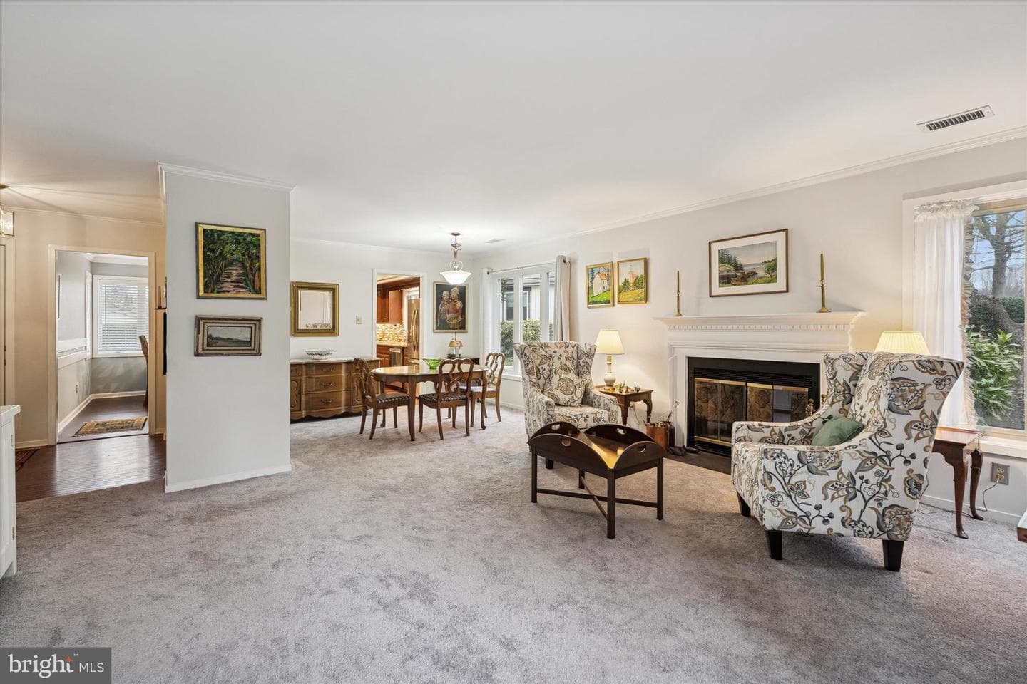 338 Devon Way photo 4