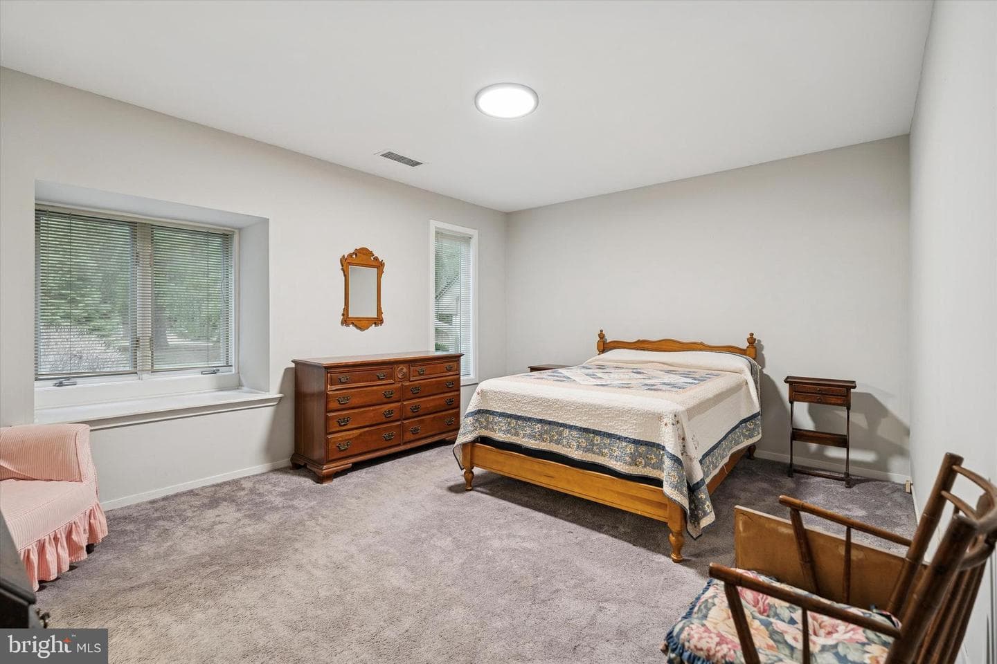 338 Devon Way photo 7