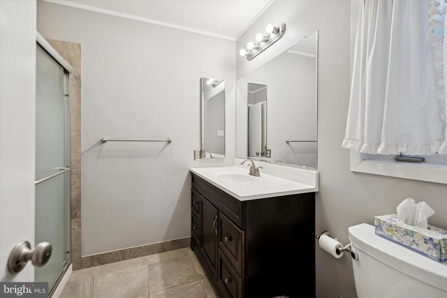 338 Devon Way photo 8