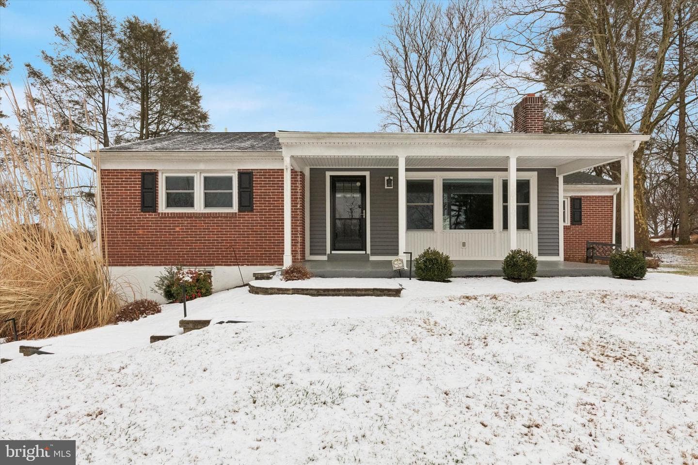 208 Cheyney Drive photo 1