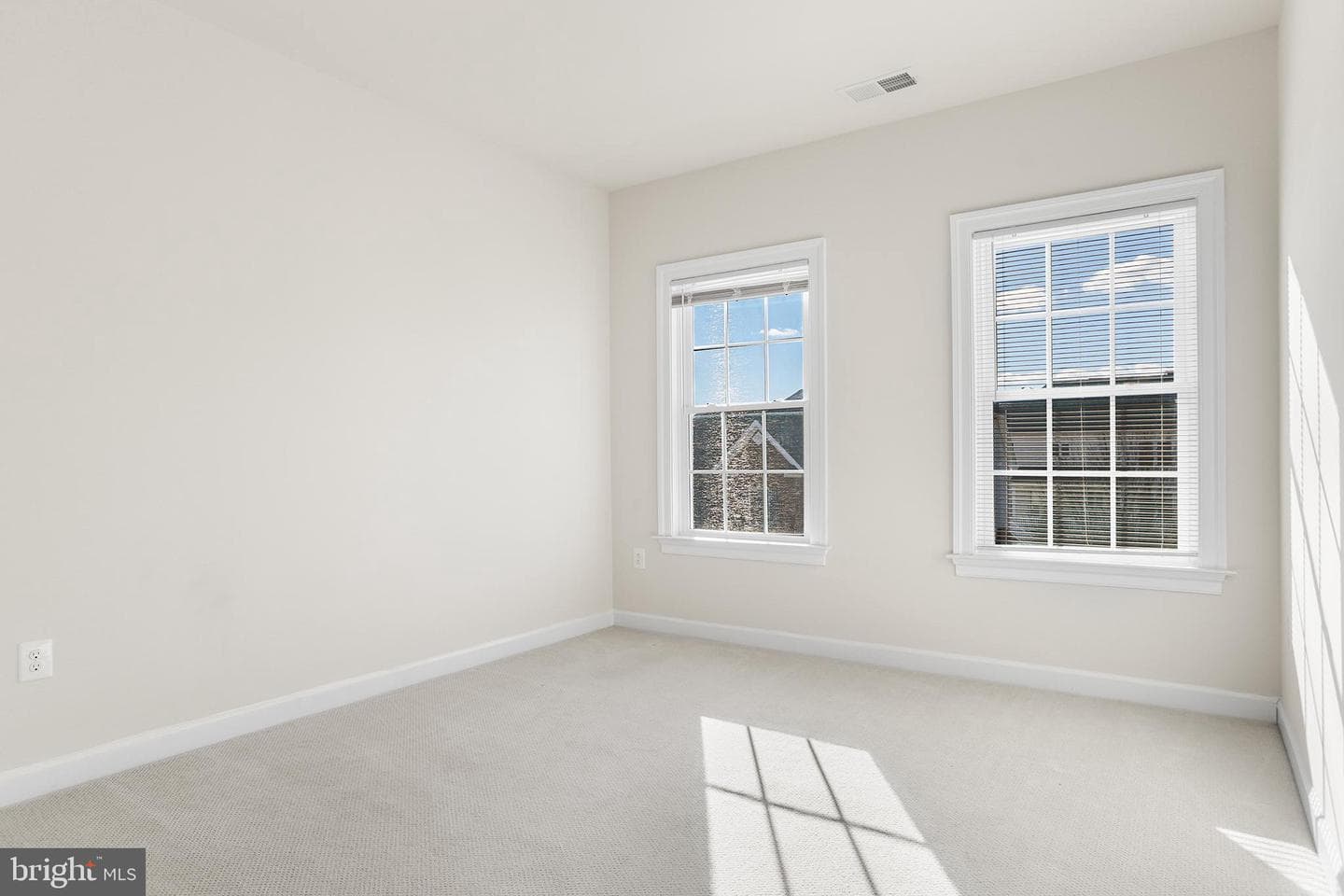 603 Stonecliffe Road photo 26