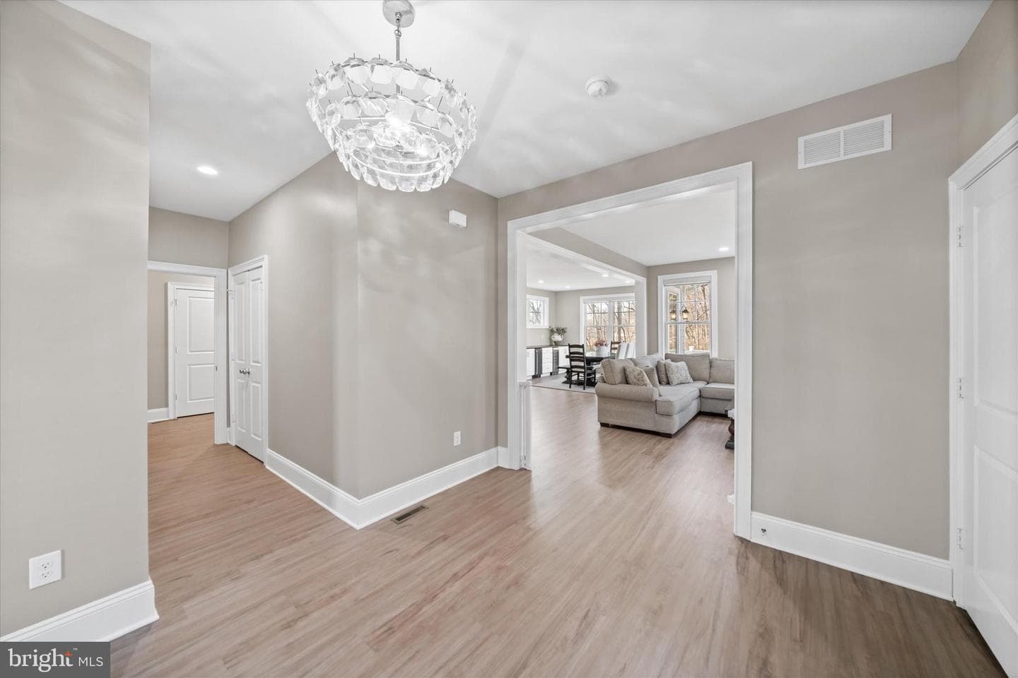211 Daylesford Court photo 10