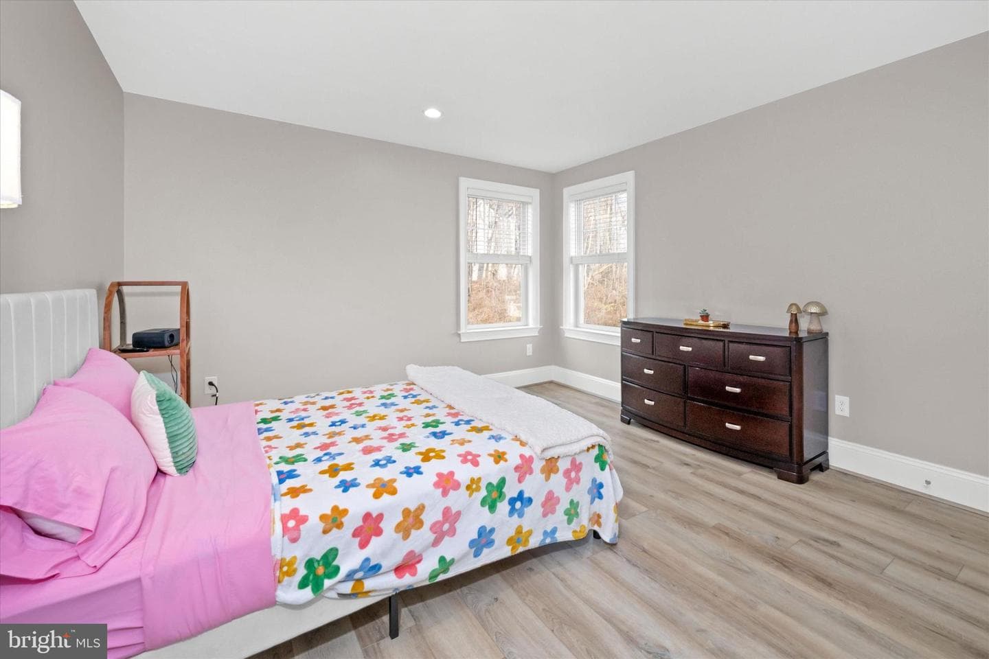 211 Daylesford Court photo 34