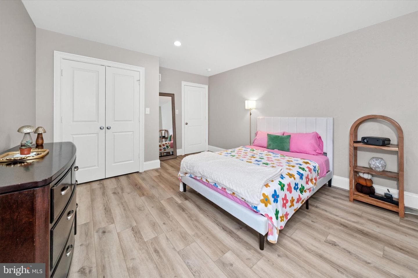 211 Daylesford Court photo 35