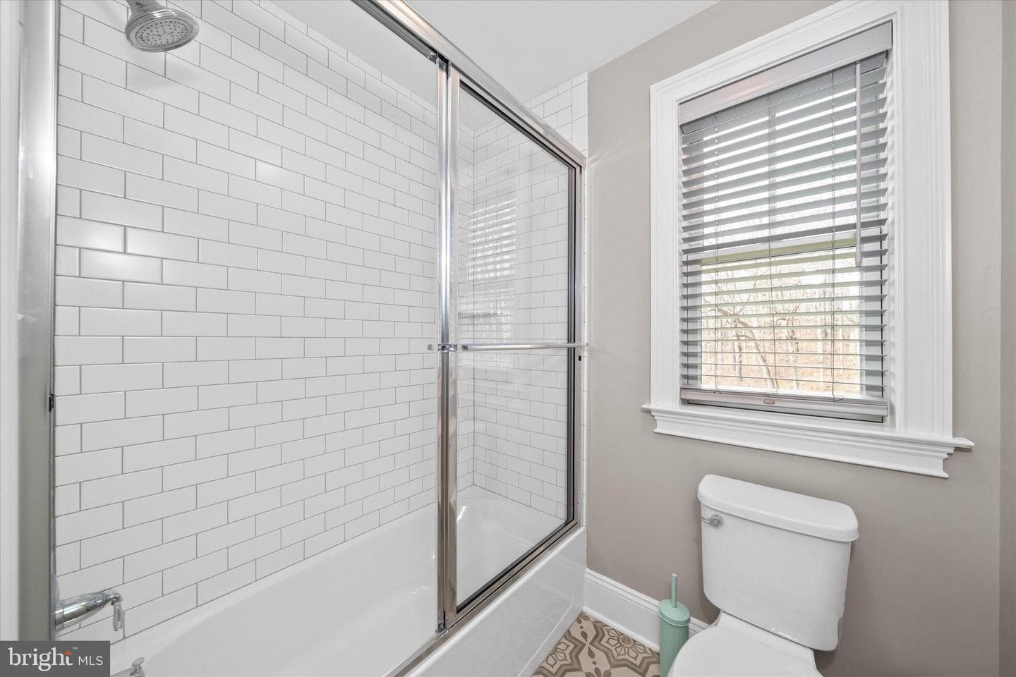 211 Daylesford Court photo 39