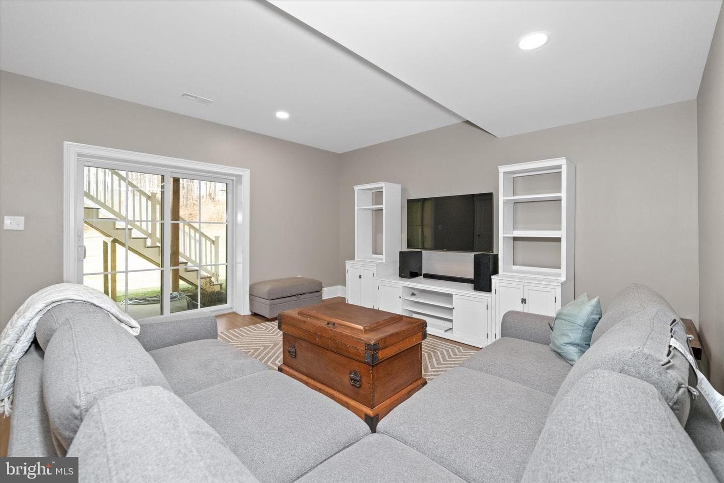 211 Daylesford Court photo 45