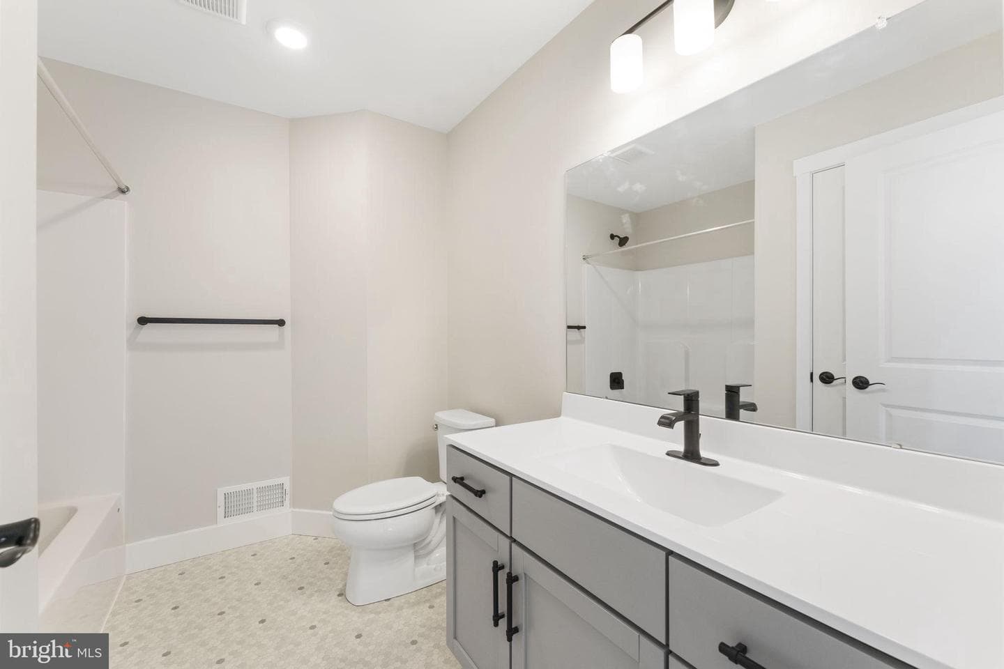 108 Ferry Lane photo 16