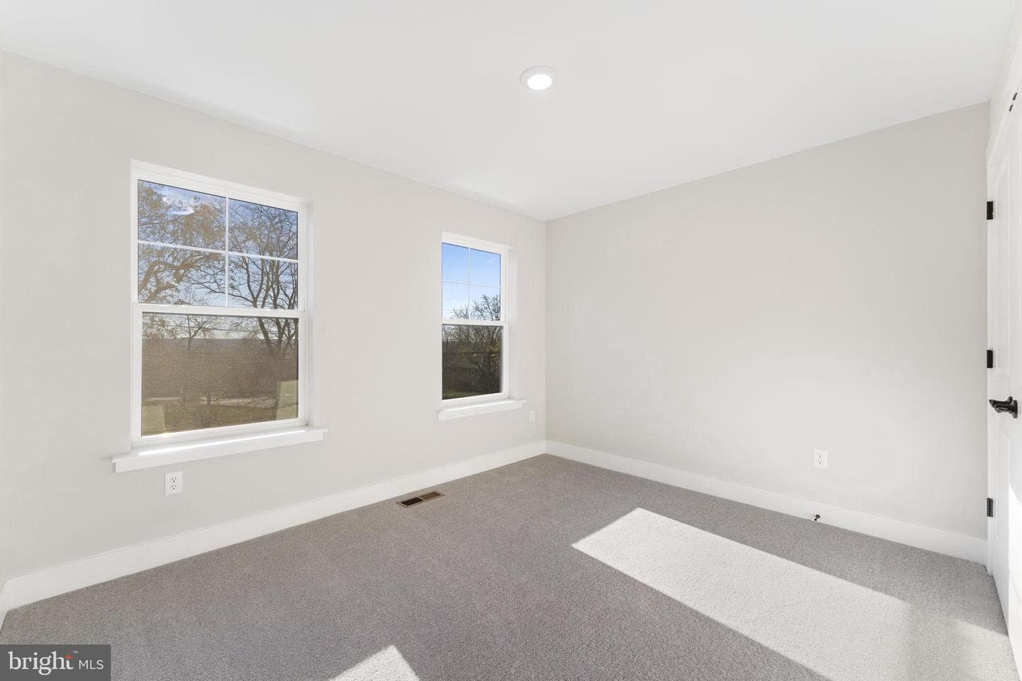108 Ferry Lane photo 19