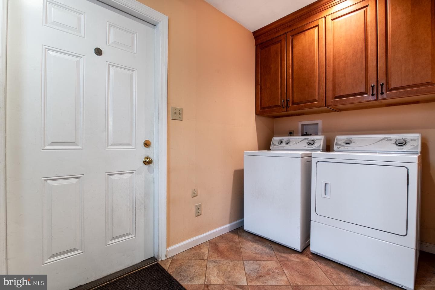 12 Phillips Lane photo 31
