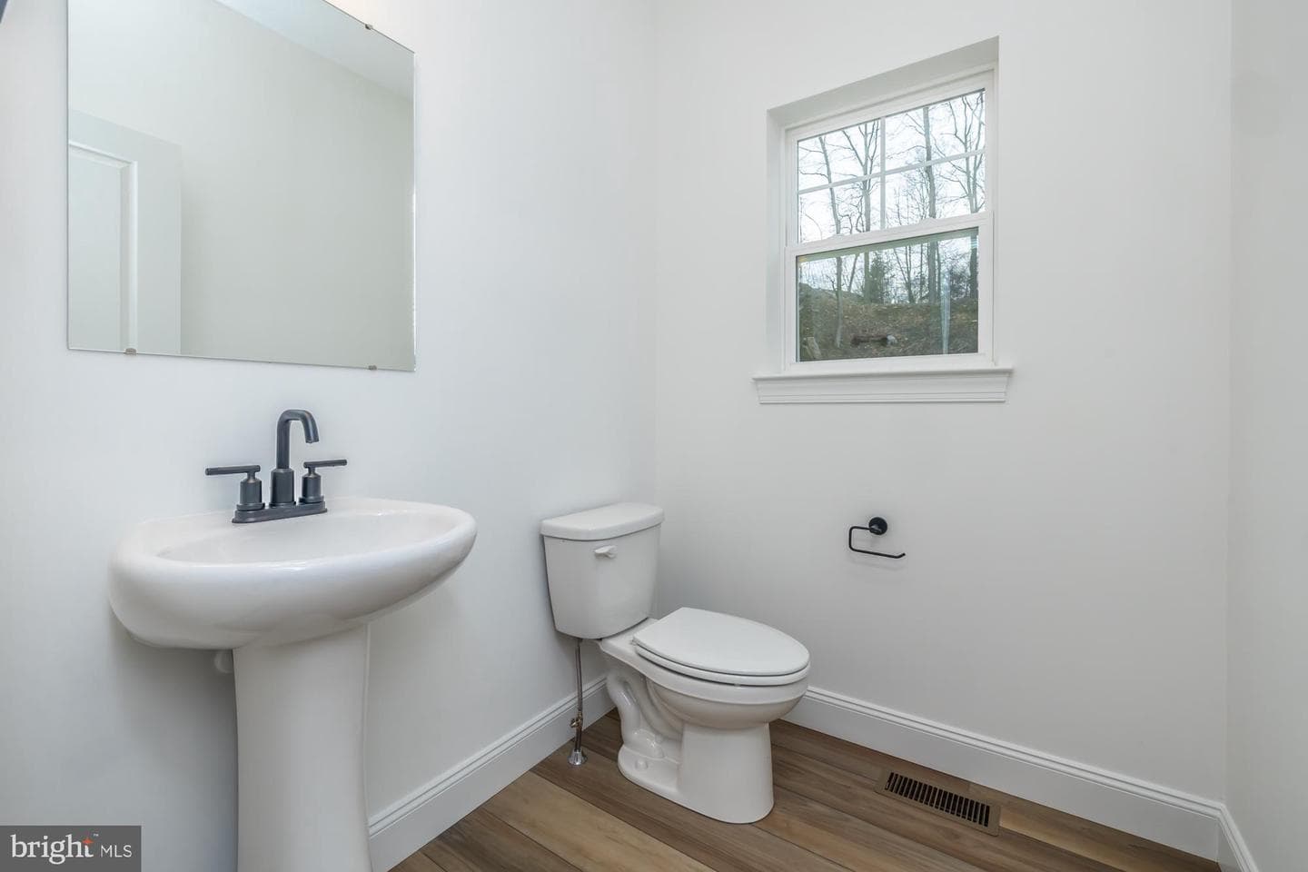 222 W Uwchlan Avenue photo 36