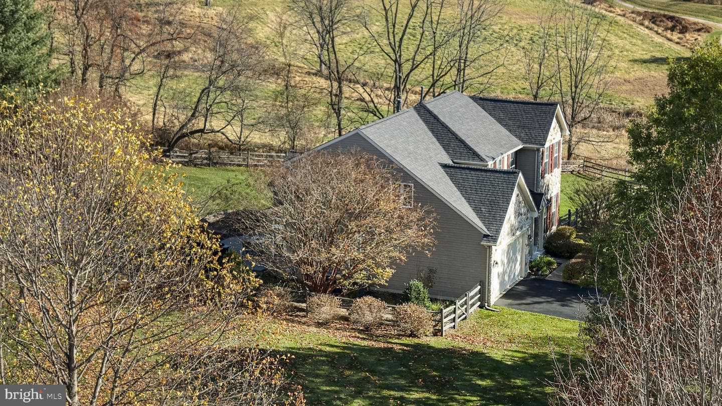 18 Stanford Drive photo 12