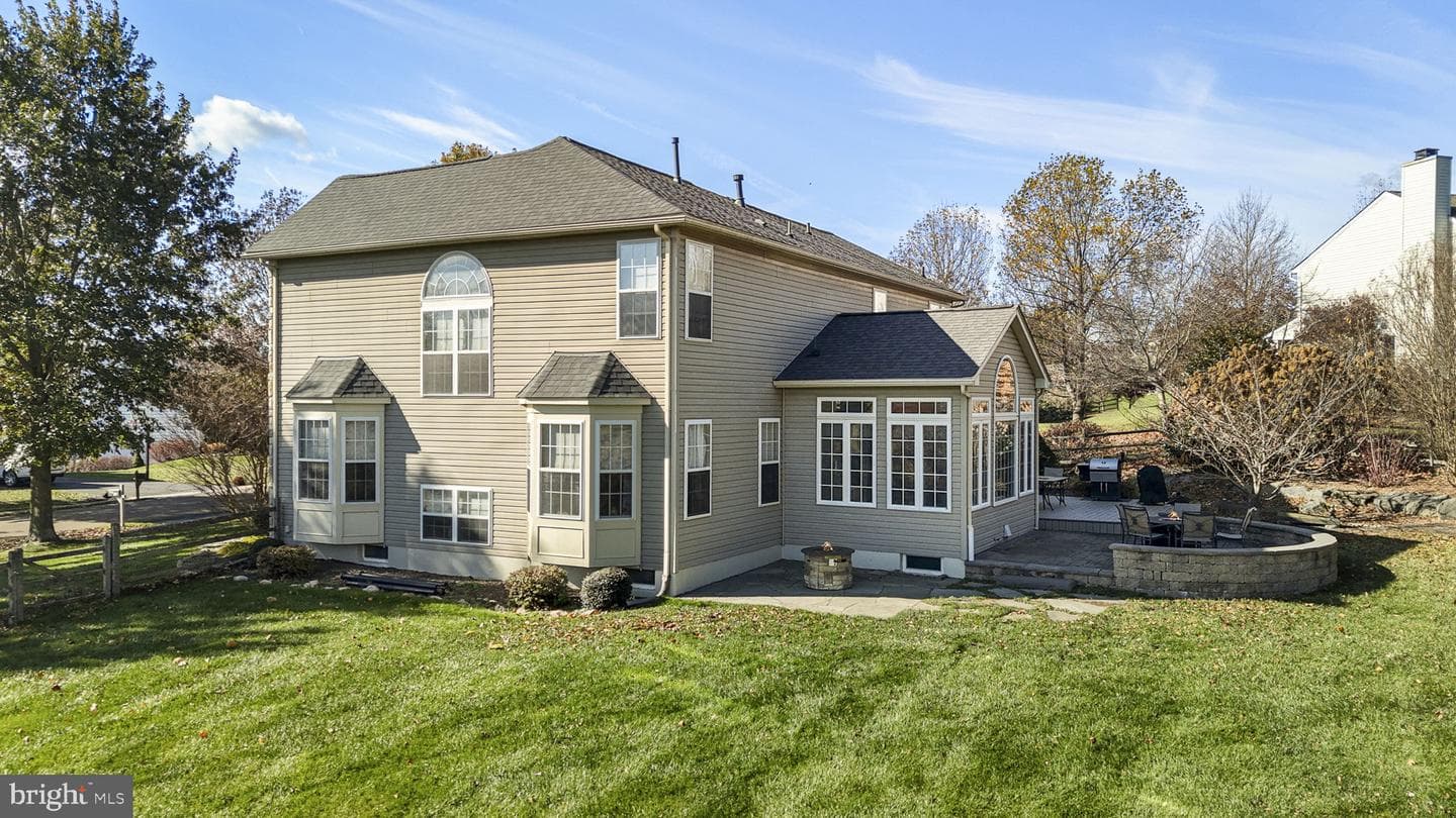 18 Stanford Drive photo 5